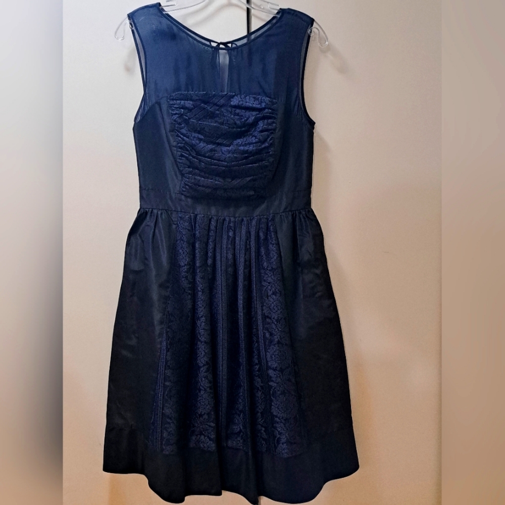Kay Unger NY matte satin lace dress